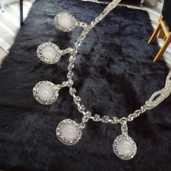 .🎄10/$20. ~Silver Tone Choker Necklace - Picture 3 of 6